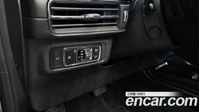 Lincoln Corsair 2020 — photo 30