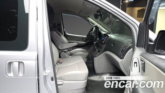 Hyundai Starex 2021 — photo 11