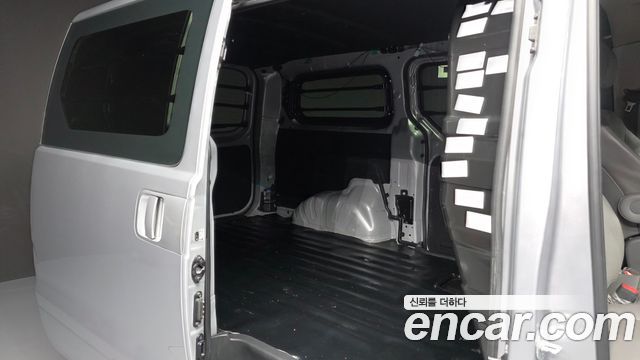Hyundai Starex 2021 — photo 12