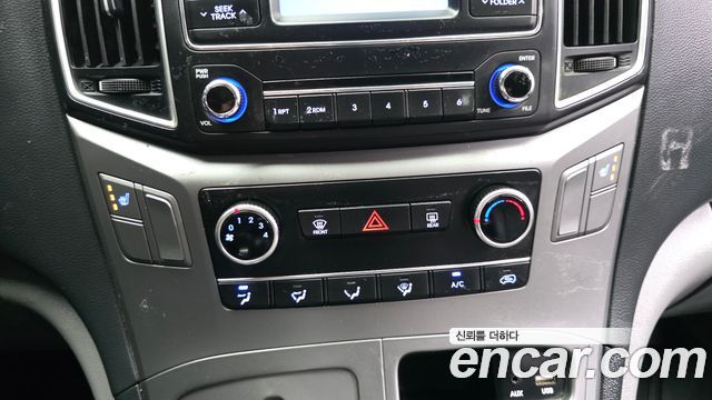 Hyundai Starex 2021 — photo 15