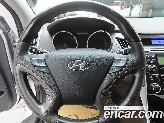 Hyundai Sonata 2012 — photo 9