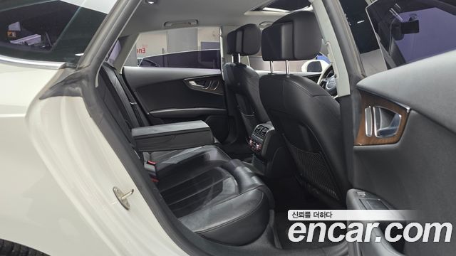 Audi A7 2015 — photo 17