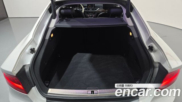 Audi A7 2015 — photo 31
