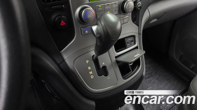 Hyundai Starex 2014 — photo 12
