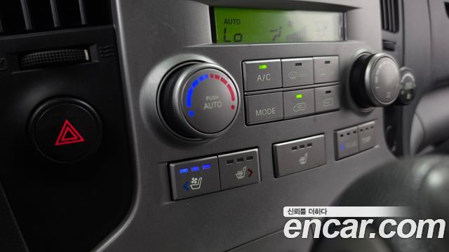 Hyundai Starex 2014 — photo 32