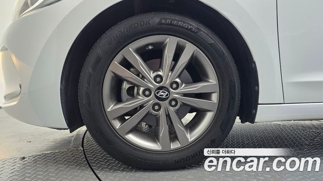 Hyundai AVANTE 2016 — photo 5