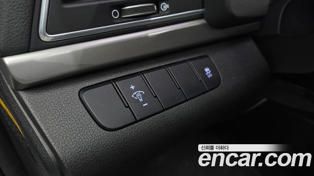 Hyundai AVANTE 2016 — photo 14
