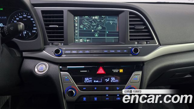 Hyundai AVANTE 2016 — photo 15