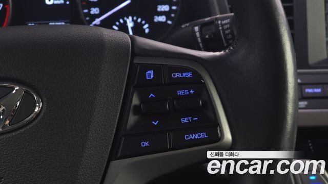 Hyundai AVANTE 2016 — photo 18