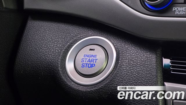 Hyundai AVANTE 2016 — photo 19
