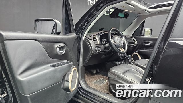 Jeep Renegade 2016 — photo 10