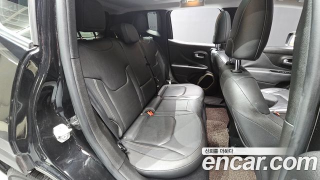 Jeep Renegade 2016 — photo 12