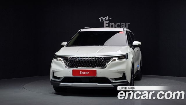 Kia Canival 2023 — photo 3