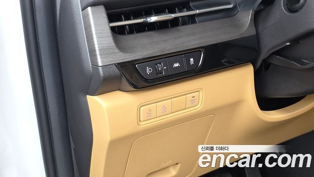 Kia Canival 2023 — photo 23
