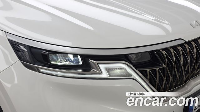 Kia Canival 2023 — photo 8