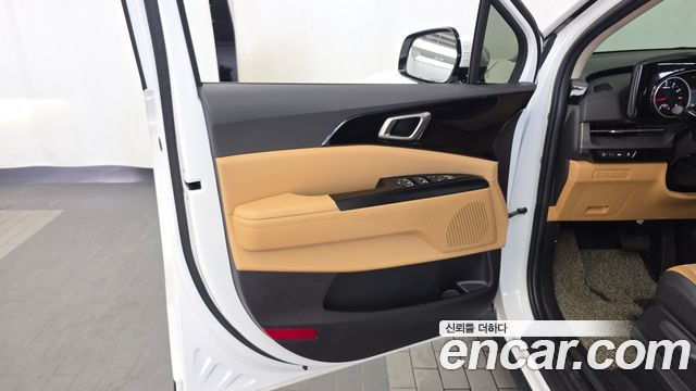 Kia Canival 2023 — photo 14