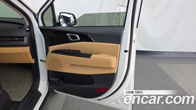 Kia Canival 2023 — photo 15