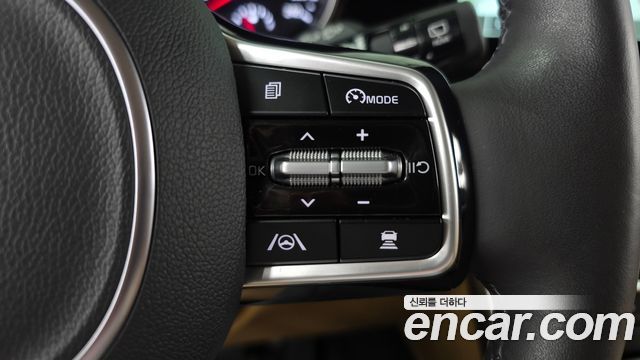 Kia Canival 2023 — photo 16