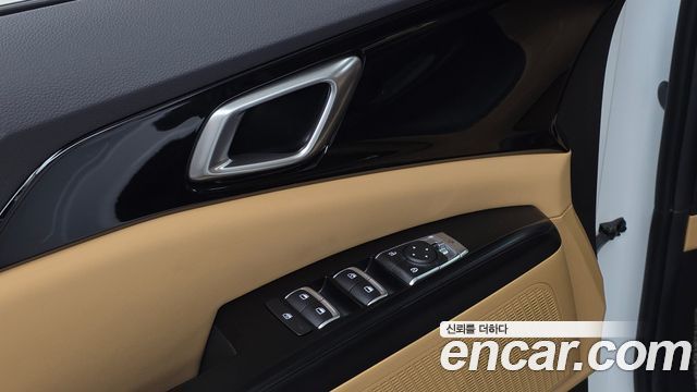 Kia Canival 2023 — photo 28