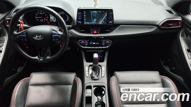 Hyundai i30 2019 — photo 10