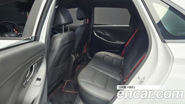 Hyundai i30 2019 — photo 18