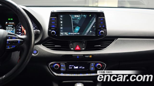 Hyundai i30 2019 — photo 19