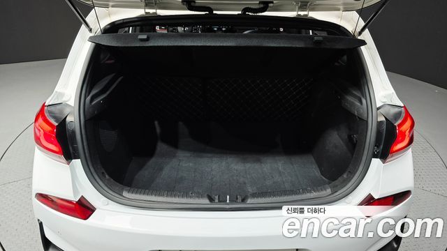 Hyundai i30 2019 — photo 23