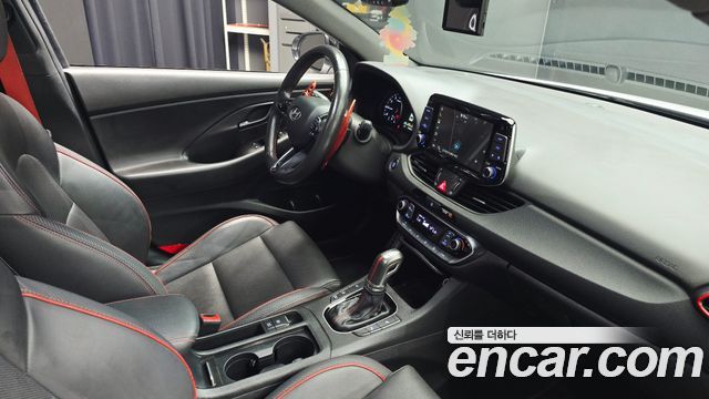 Hyundai i30 2019 — photo 24
