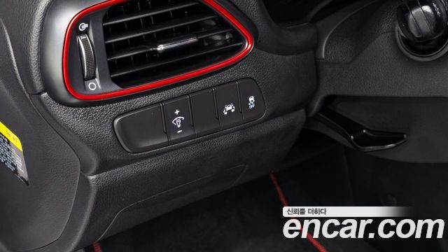 Hyundai i30 2019 — photo 26
