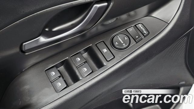 Hyundai i30 2019 — photo 28