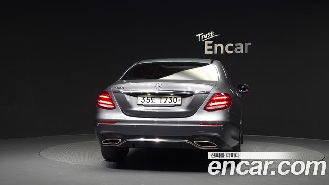 Mercedes-Benz E-Class 2018 — photo 4
