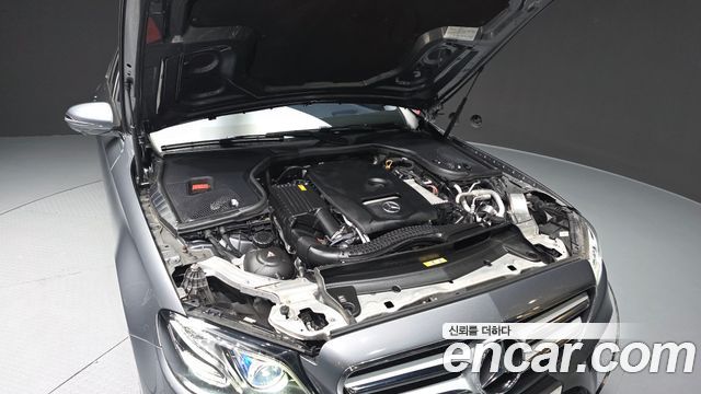 Mercedes-Benz E-Class 2018 — photo 6