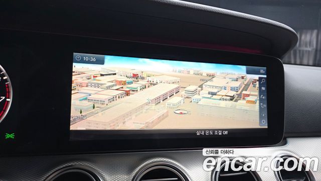 Mercedes-Benz E-Class 2018 — photo 15