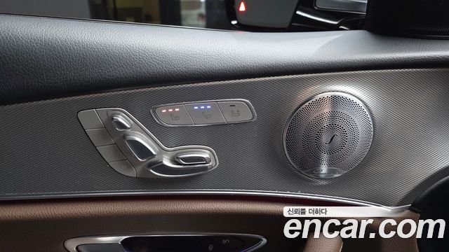 Mercedes-Benz E-Class 2018 — photo 18
