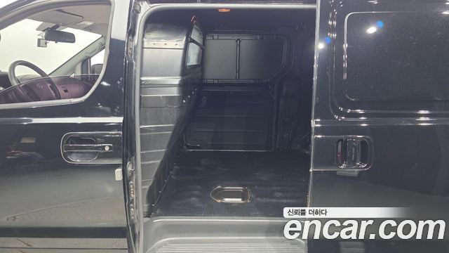 Hyundai Starex 2018 — photo 11