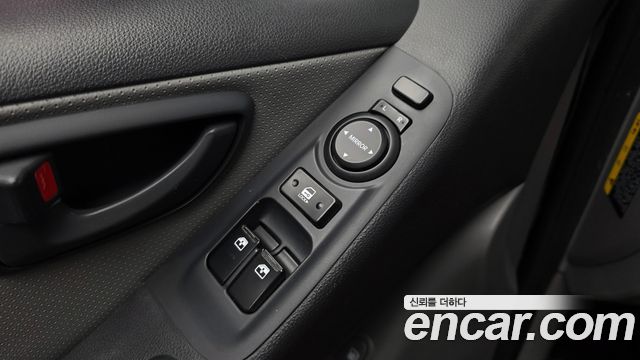 Hyundai Starex 2018 — photo 12