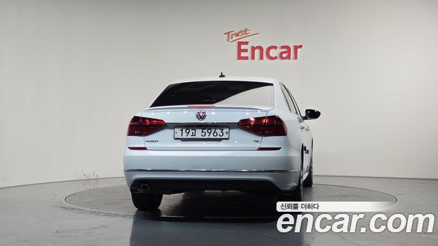 Volkswagen Passat 2018 — photo 4