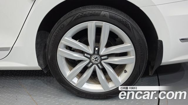 Volkswagen Passat 2018 — photo 7