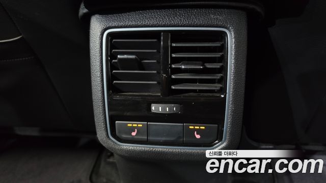 Volkswagen Passat 2018 — photo 35