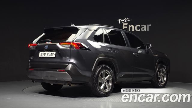Toyota RAV4 2019 — photo 2
