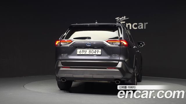 Toyota RAV4 2019 — photo 4