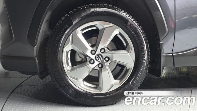 Toyota RAV4 2019 — photo 5