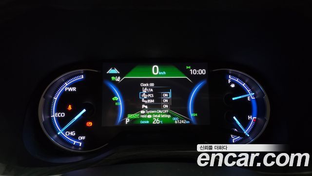 Toyota RAV4 2019 — photo 8