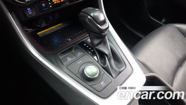 Toyota RAV4 2019 — photo 9