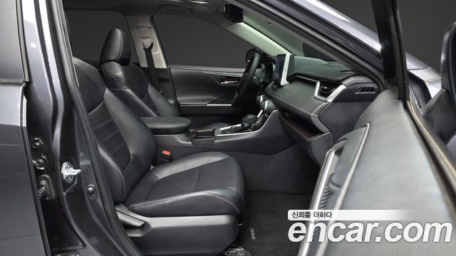 Toyota RAV4 2019 — photo 11