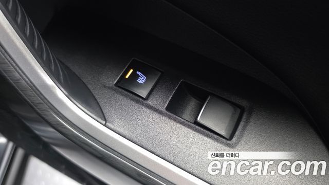 Toyota RAV4 2019 — photo 19
