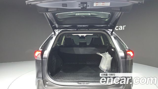 Toyota RAV4 2019 — photo 20