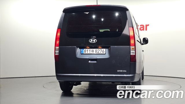 Hyundai Staria 2025 — photo 4