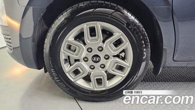 Hyundai Staria 2025 — photo 5