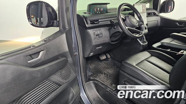 Hyundai Staria 2025 — photo 10